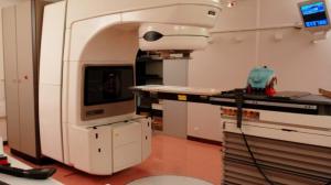 un appareil de radiothérapie à l'hôpital Jean Monnet d'Epinal (MAXPPP)